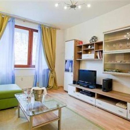 Apartment Smichov Prag Zimmer foto