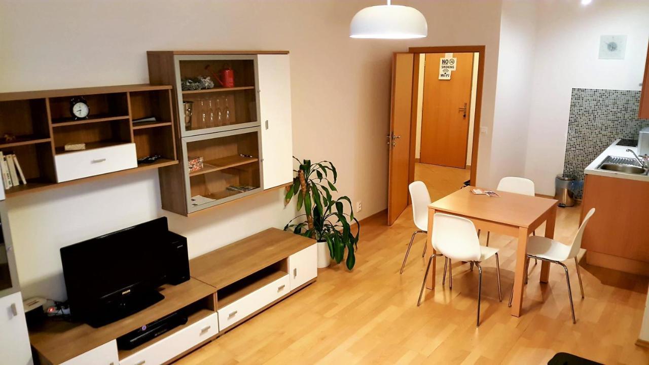 Apartment Smichov Prag Exterior foto